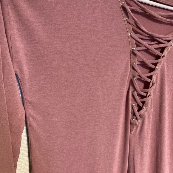 Express One Eleven Lace Up V Neck Top - Picture 7 of 7